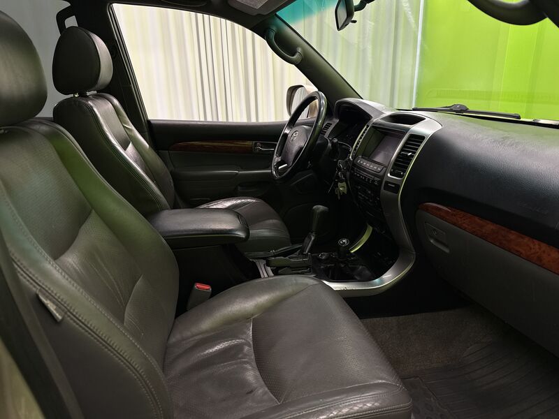 Toyota Land Cruiser vaihtoauto