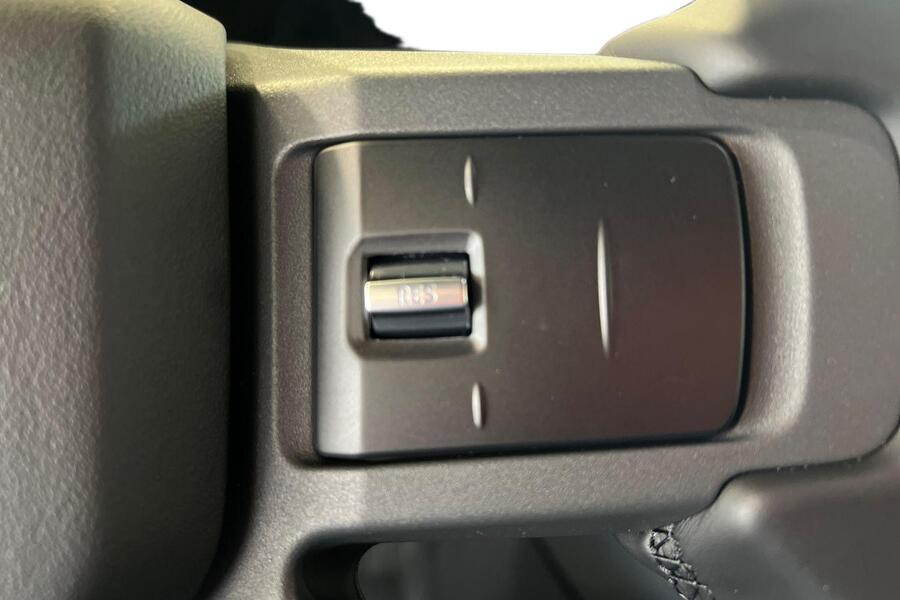 Land Rover Defender vaihtoauto