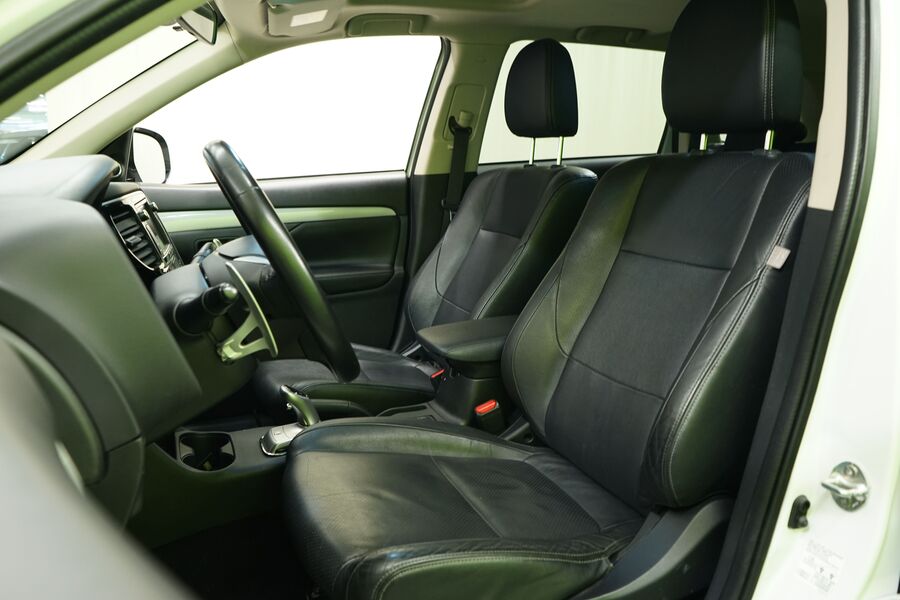 Mitsubishi Outlander PHEV vaihtoauto