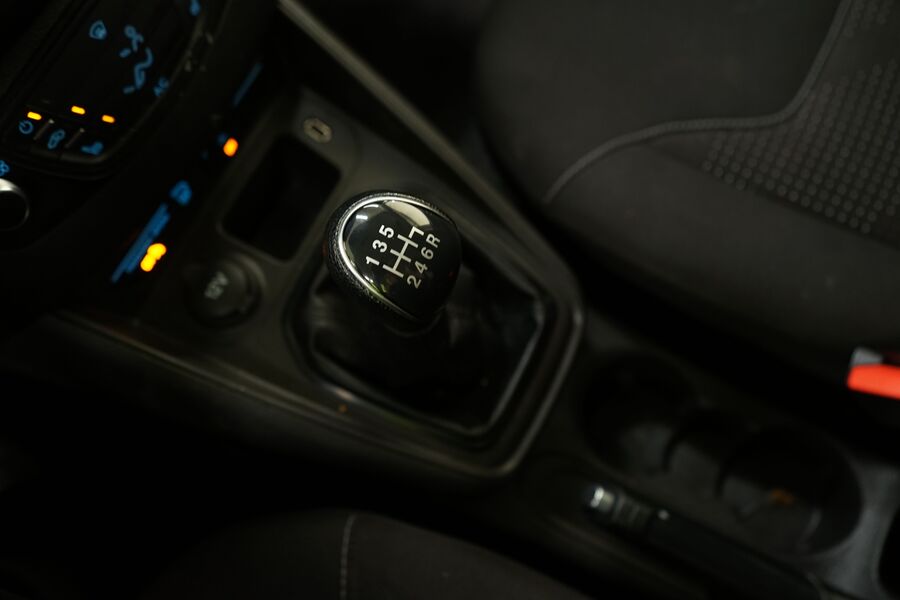 Ford Transit Courier vaihtoauto