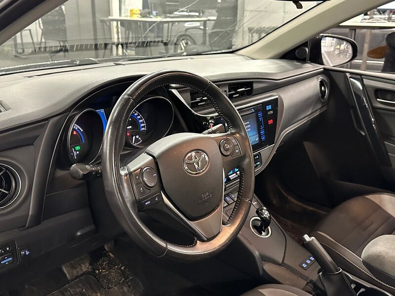 Toyota Auris vaihtoauto