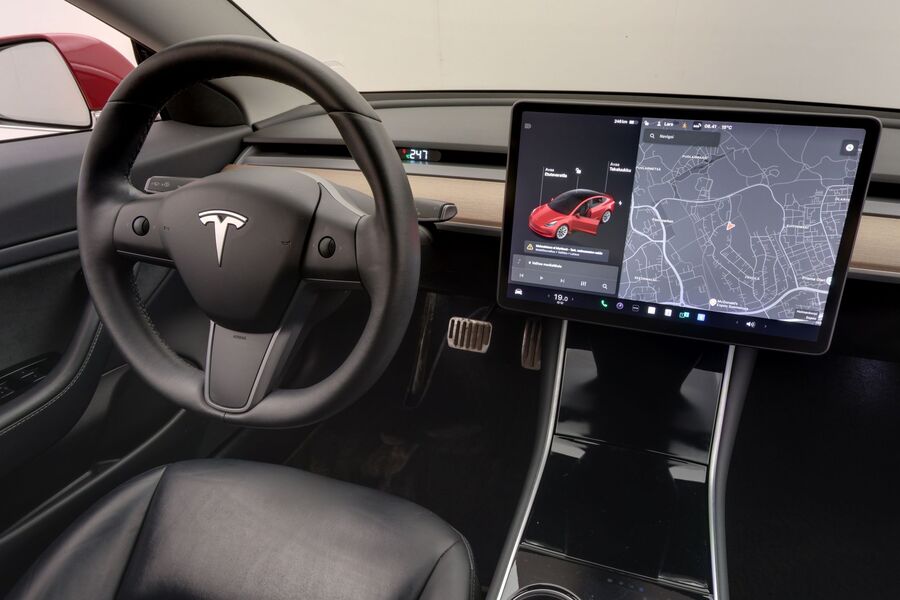 Tesla Model 3 vaihtoauto