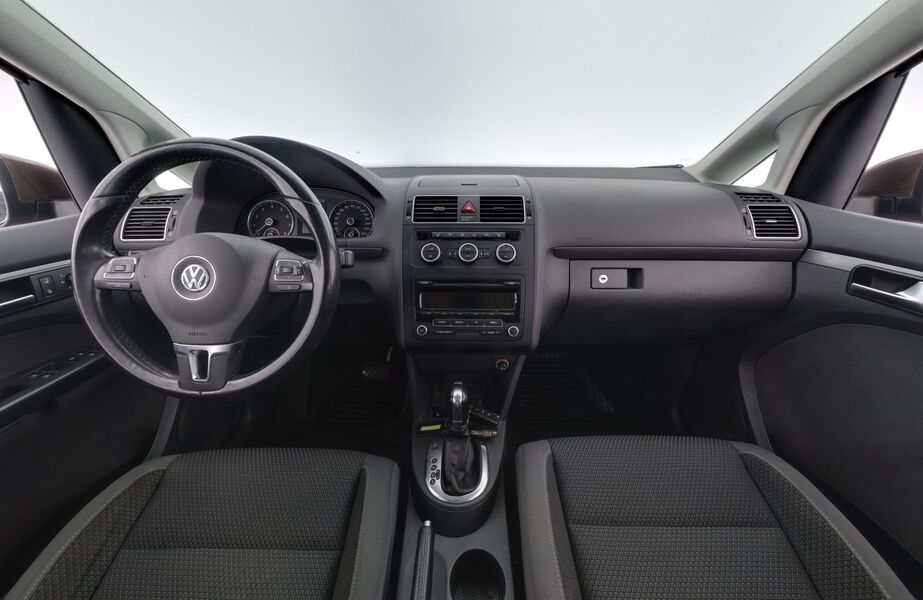 Volkswagen Touran vaihtoauto