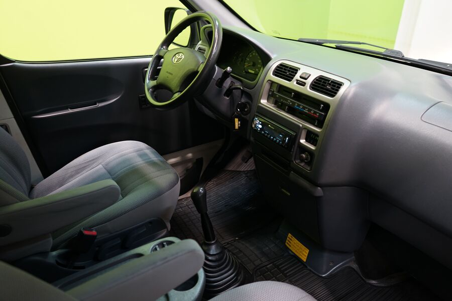 Toyota Hiace vaihtoauto