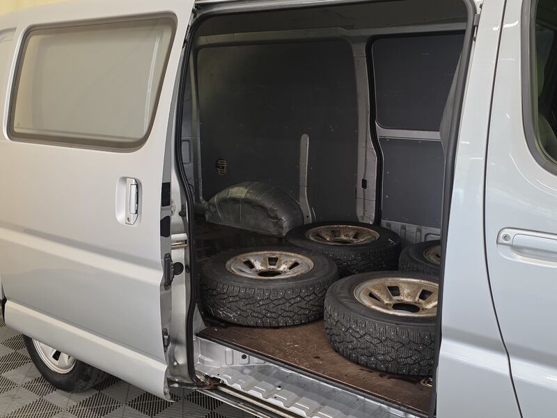 Toyota Hiace vaihtoauto