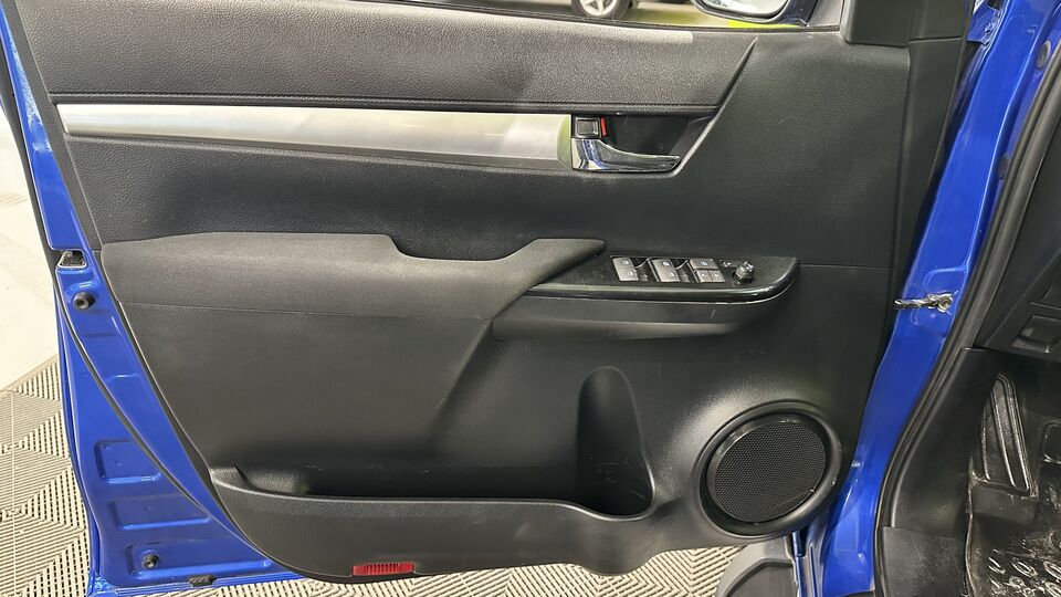 Toyota Hilux vaihtoauto