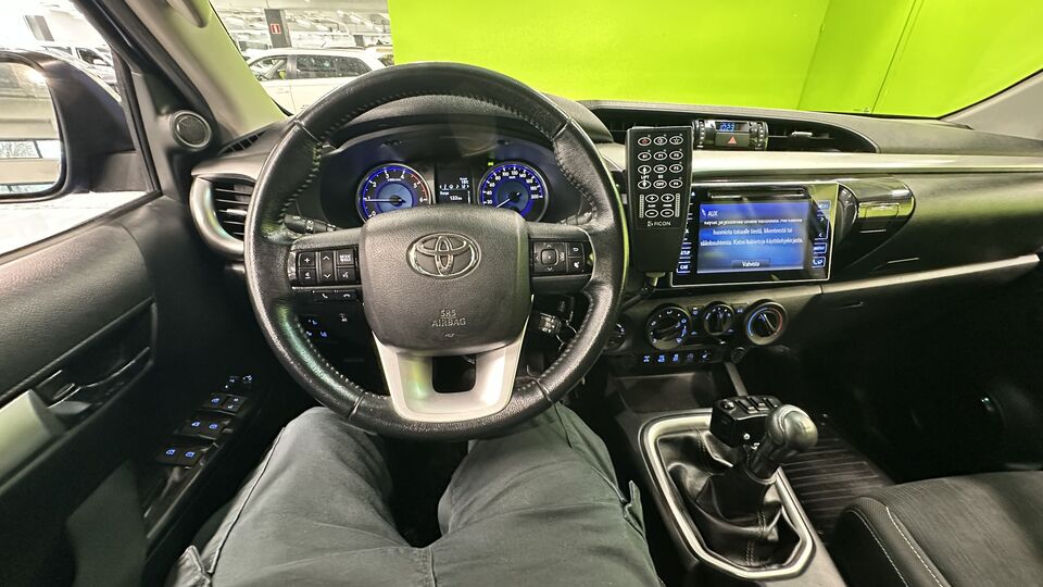 Toyota Hilux vaihtoauto