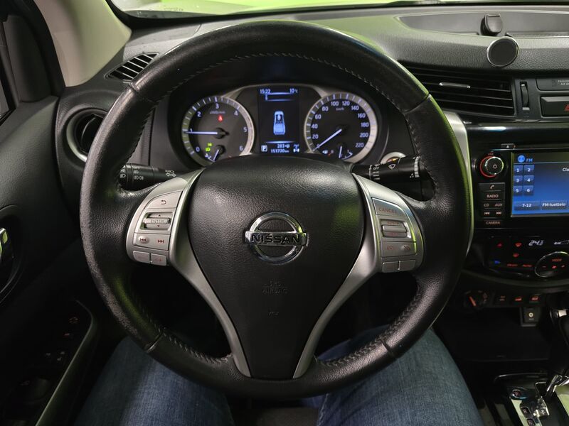 Nissan Navara vaihtoauto