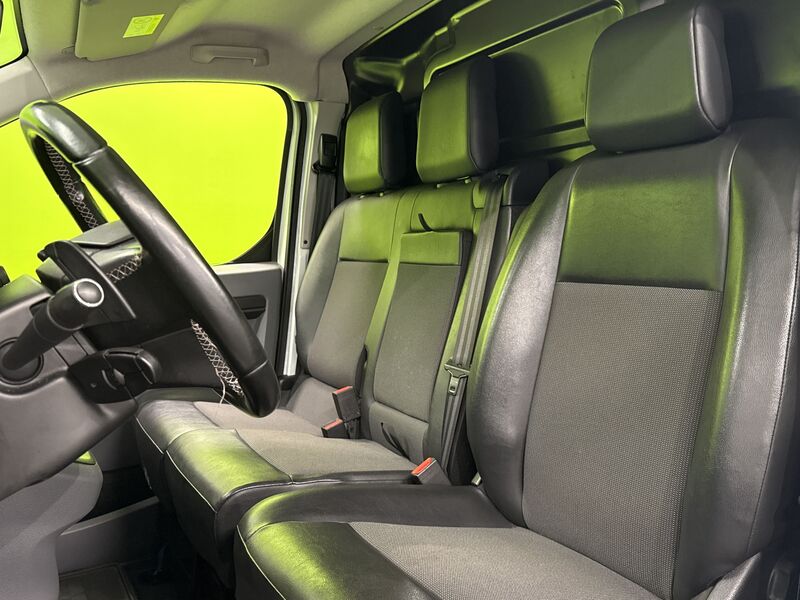 Opel Vivaro vaihtoauto