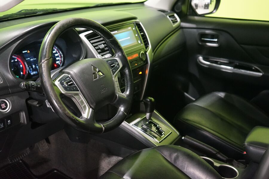 Mitsubishi L200 vaihtoauto