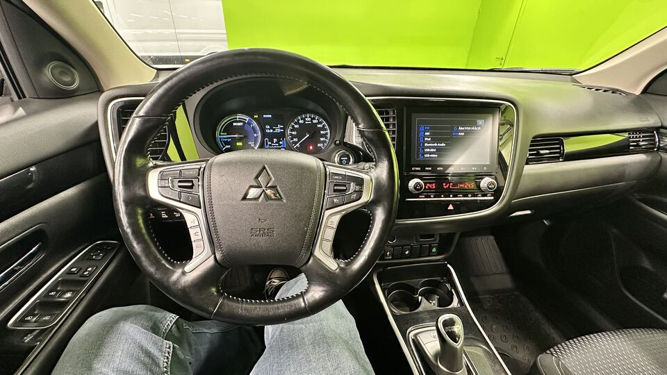 Mitsubishi Outlander PHEV vaihtoauto