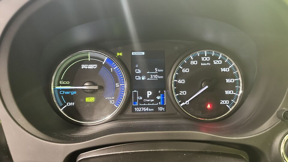 Mitsubishi Outlander PHEV vaihtoauto