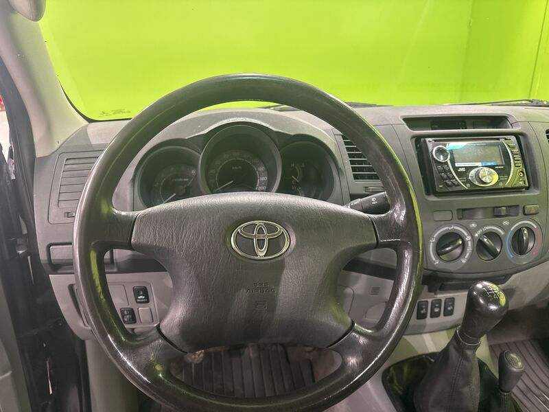 Toyota Hilux vaihtoauto