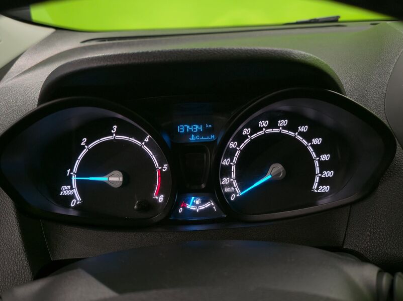 Ford Transit Courier vaihtoauto