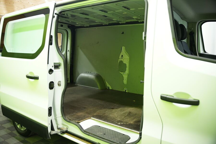 Opel Vivaro vaihtoauto