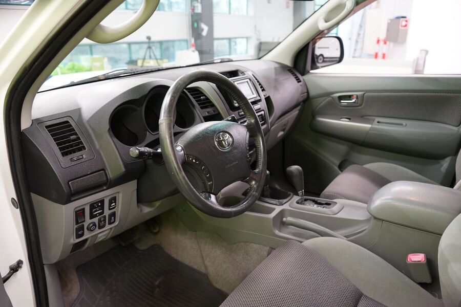 Toyota Hilux vaihtoauto