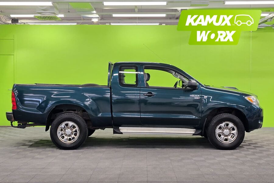 Toyota Hilux vaihtoauto