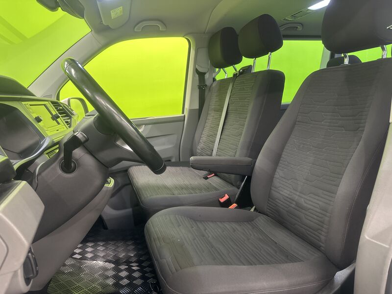 Volkswagen Caravelle vaihtoauto