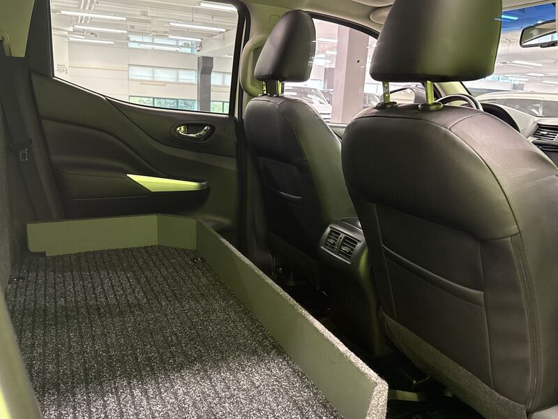 Nissan Navara vaihtoauto