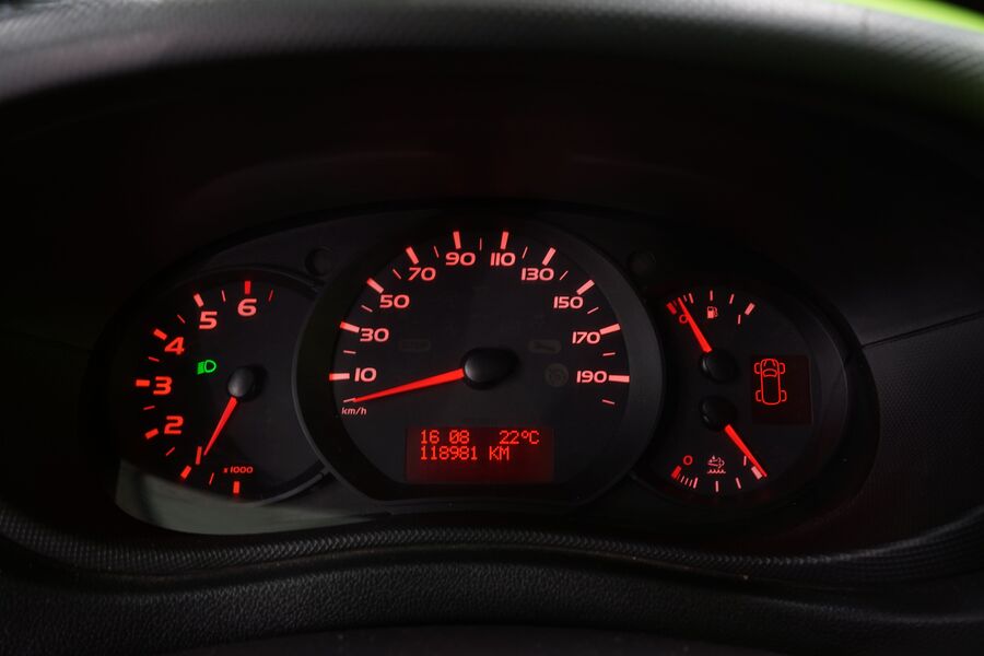 Nissan NV400 vaihtoauto