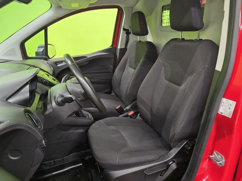 Ford Transit Courier vaihtoauto