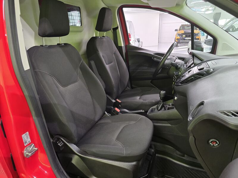 Ford Transit Courier vaihtoauto