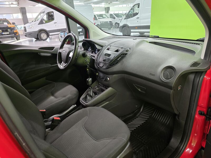 Ford Transit Courier vaihtoauto