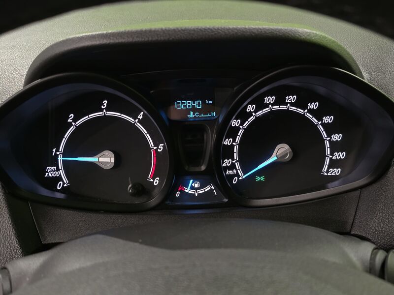 Ford Transit Courier vaihtoauto