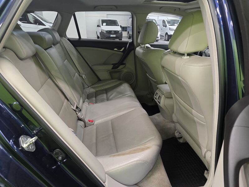 Honda Accord vaihtoauto