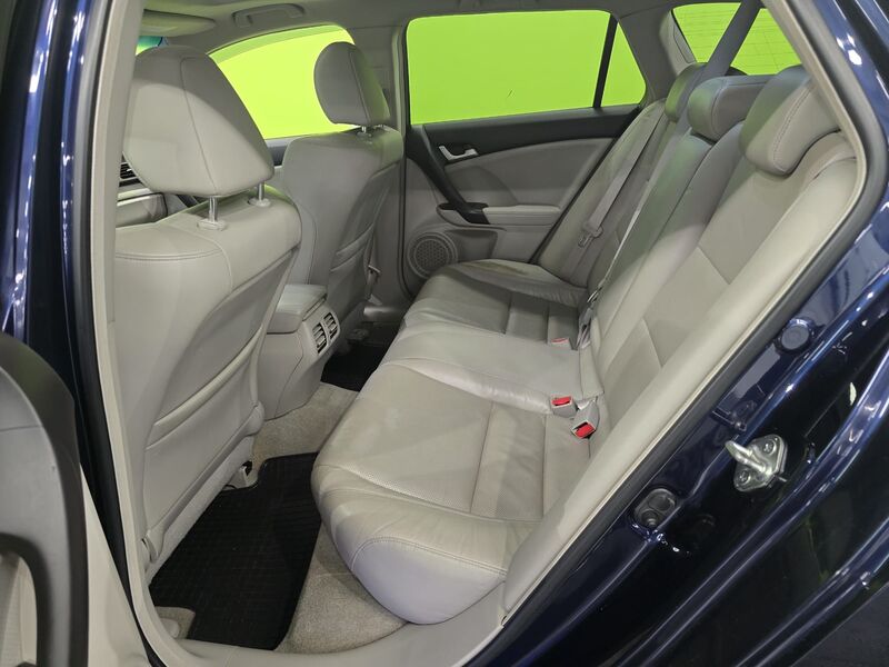 Honda Accord vaihtoauto