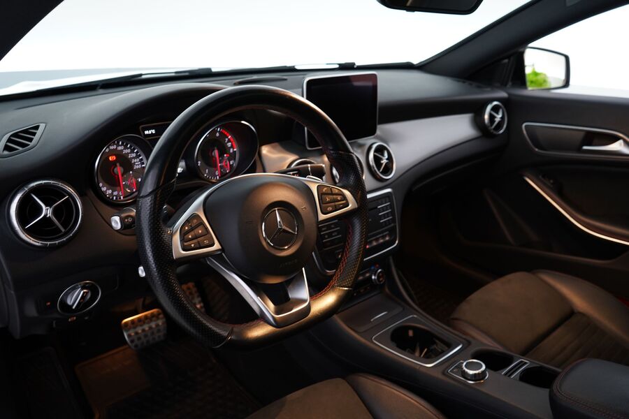 Mercedes-Benz CLA-sarja vaihtoauto