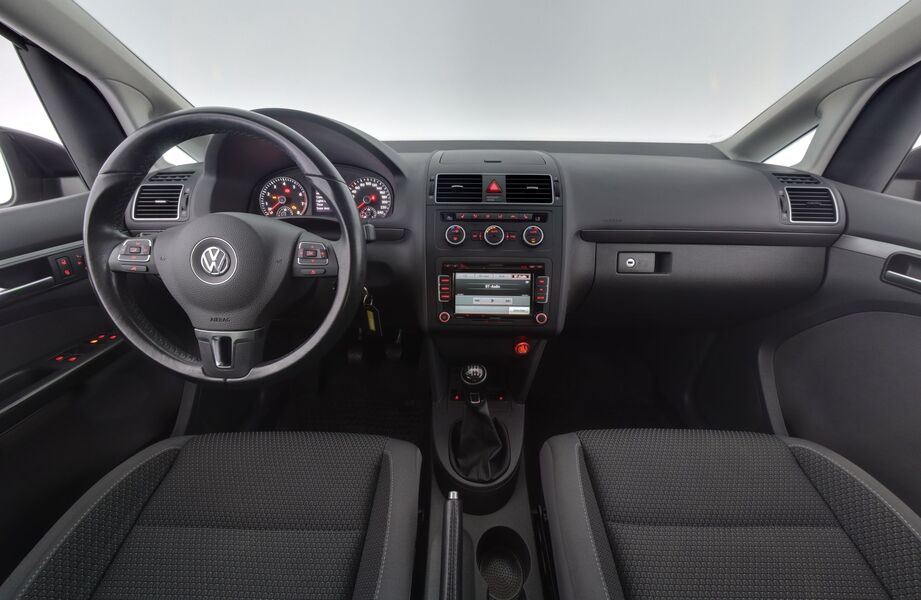 Volkswagen Touran vaihtoauto