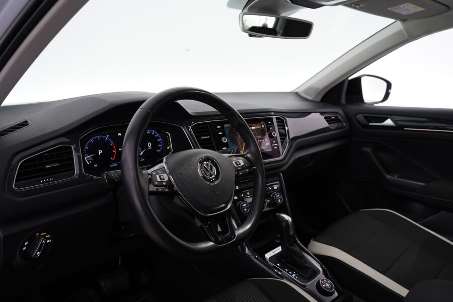 Volkswagen T-Roc vaihtoauto