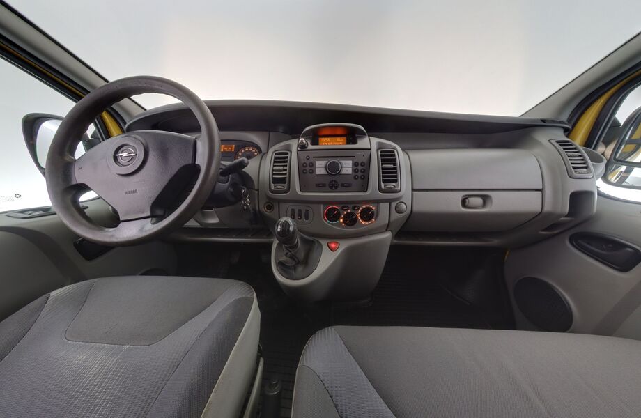 Opel Vivaro vaihtoauto