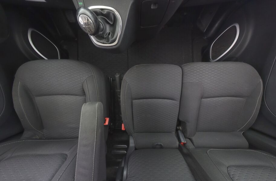 Opel Vivaro vaihtoauto