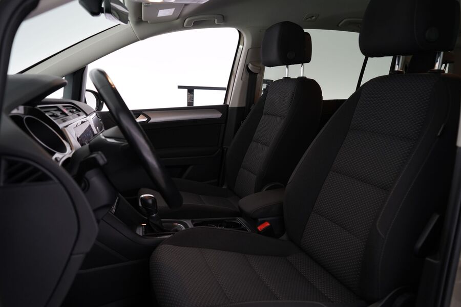 Volkswagen Touran vaihtoauto