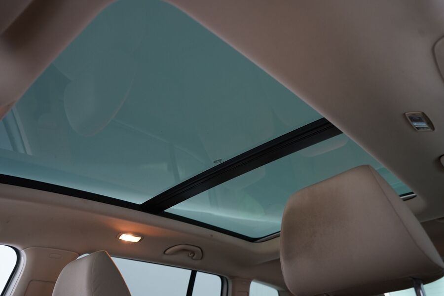 Volkswagen Touran vaihtoauto