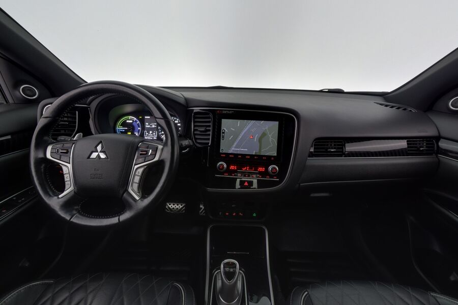 Mitsubishi Outlander PHEV vaihtoauto