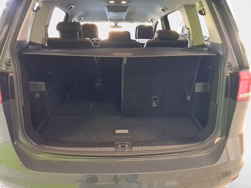 Volkswagen Touran vaihtoauto