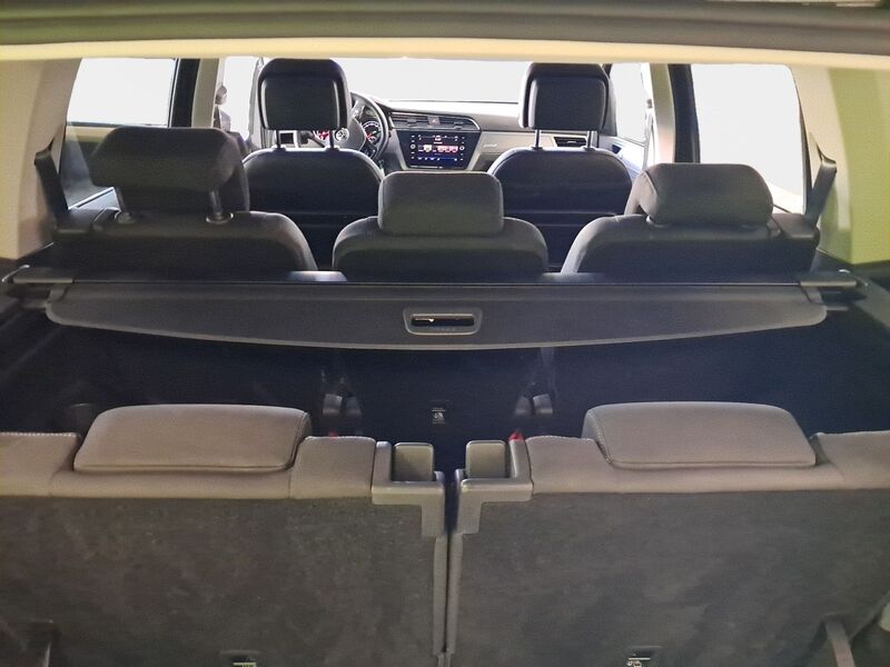 Volkswagen Touran vaihtoauto