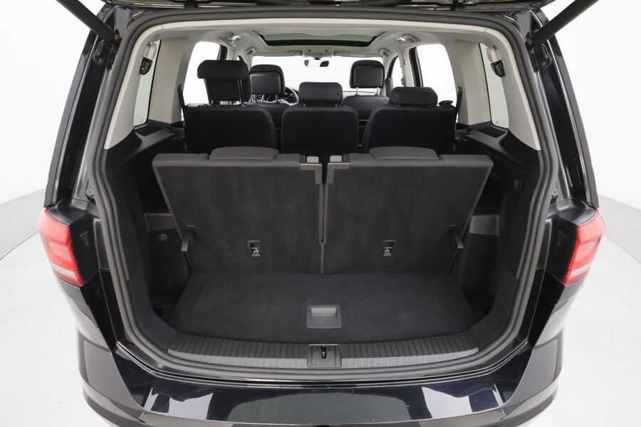 Volkswagen Touran vaihtoauto