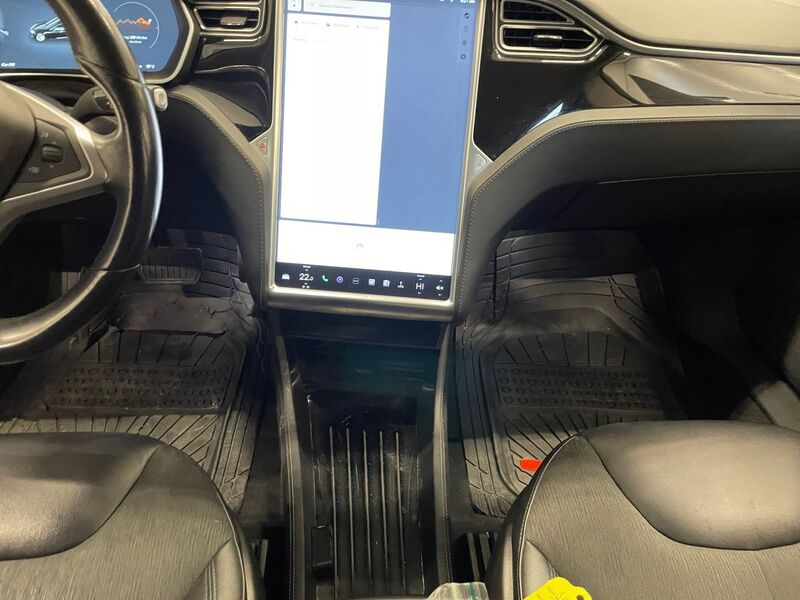 Tesla Model S vaihtoauto