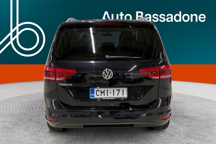 Volkswagen Touran vaihtoauto