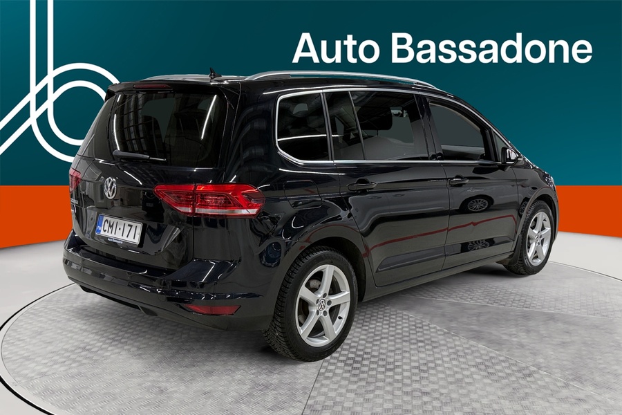 Volkswagen Touran vaihtoauto