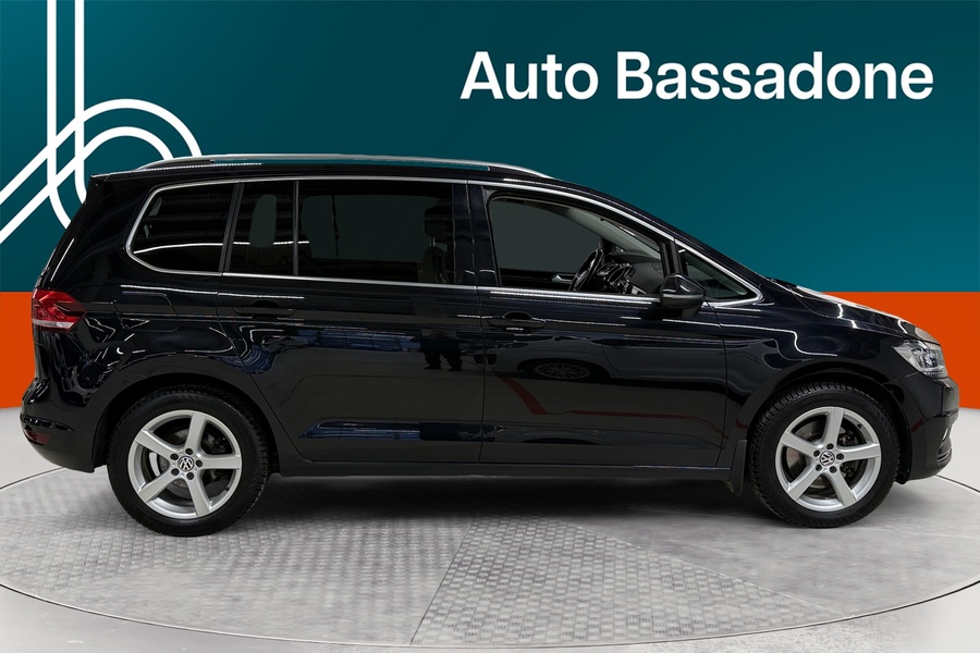 Volkswagen Touran vaihtoauto