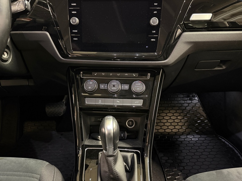 Volkswagen Touran vaihtoauto