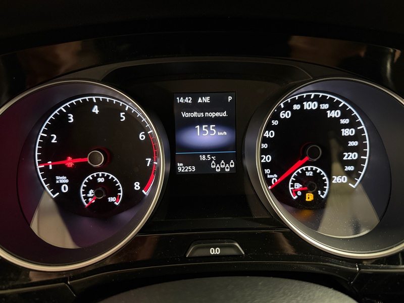 Volkswagen Touran vaihtoauto