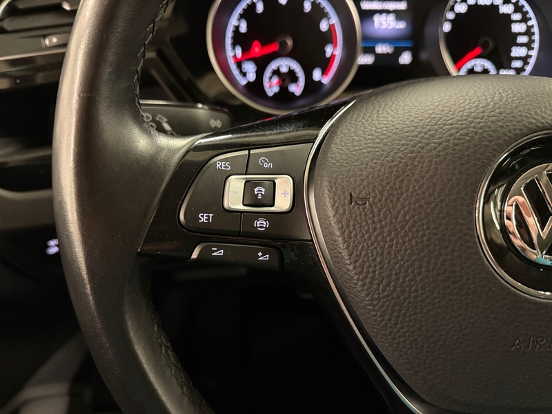 Volkswagen Touran vaihtoauto