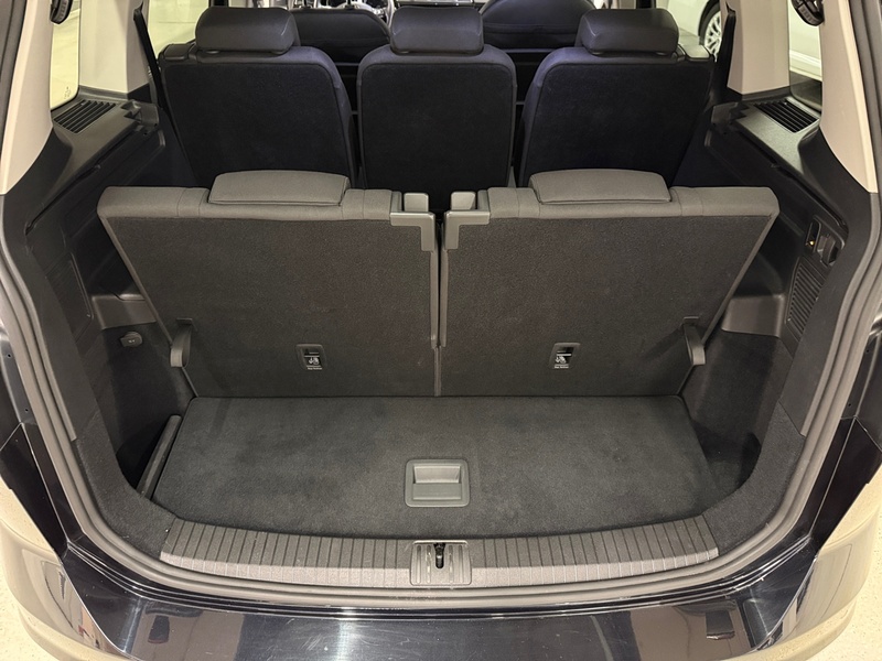 Volkswagen Touran vaihtoauto