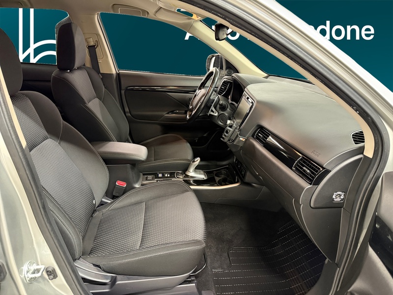 Mitsubishi Outlander PHEV vaihtoauto